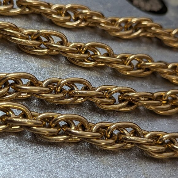 Huge Necklace Chain Links Fancy Design and this is Strong and very Long 44" - Picture 4 of 6